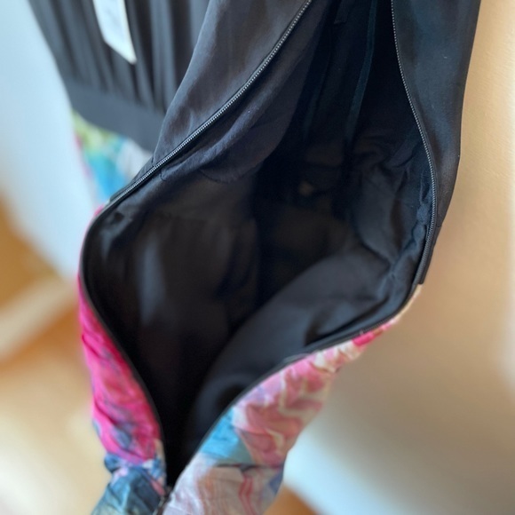 Diane von Furstenberg Garnier Storm Rose Silk Dress Size: 6 - Picture 8 of 8